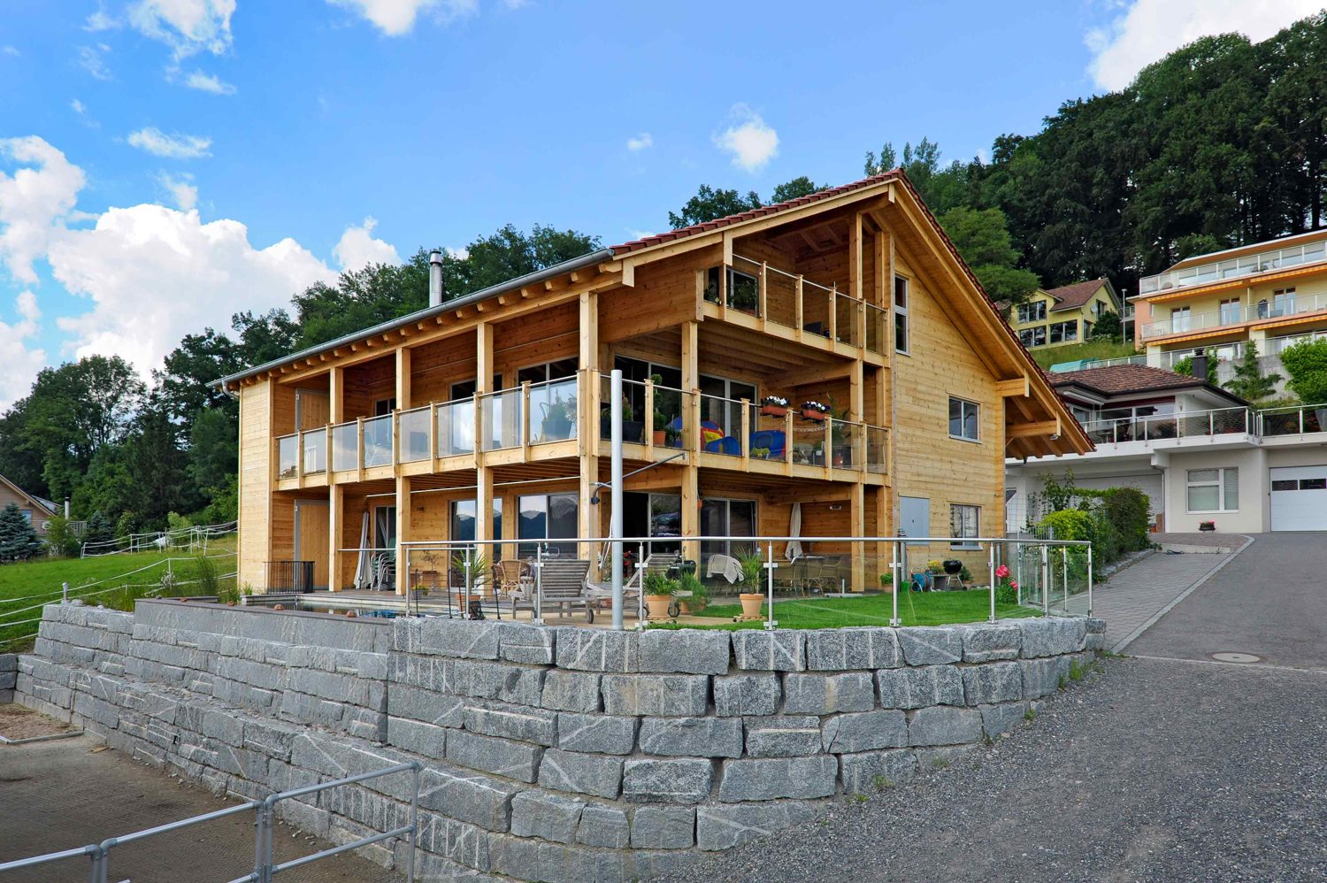 Fullwood Mehrparteienhaus aus Vollholz